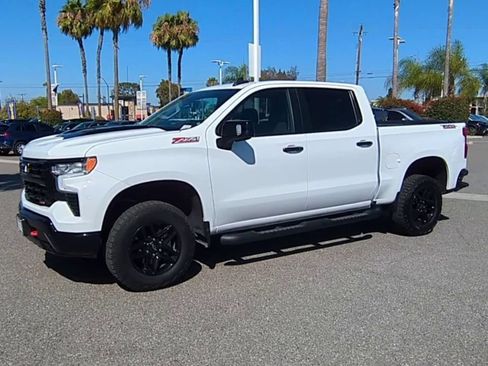 Used 2024 Chevrolet Silverado 1500 LT Trail Boss w/ Convenience Package II AWD/4WD image 4