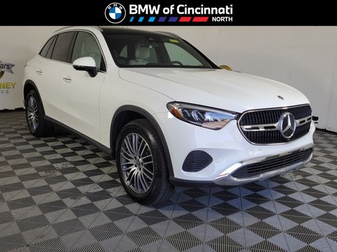 Used 2025 Mercedes-Benz GLC 300 4MATIC image 1
