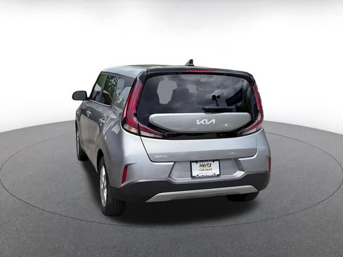 Used 2025 Kia Soul LX w/ LX Technology Package FWD image 10