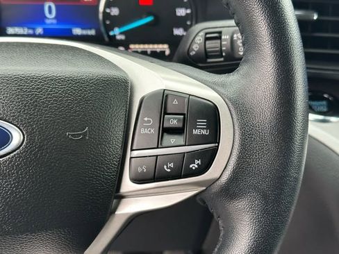 Used 2023 Ford Explorer XLT AWD/4WD image 15
