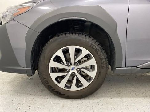 Used 2025 Subaru Outback Premium AWD/4WD image 9