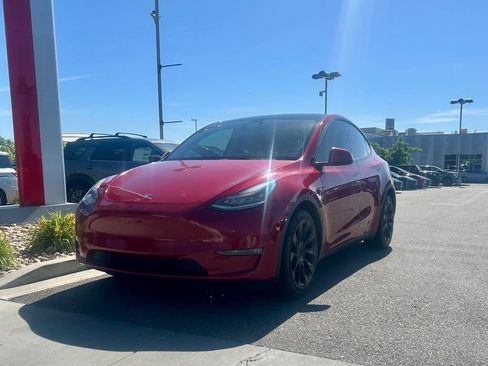 Used 2021 Tesla Model Y Long Range AWD/4WD image 3