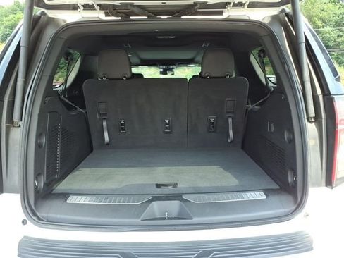 Used 2023 Chevrolet Suburban RST AWD/4WD image 11