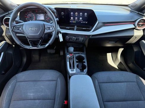 Used 2025 Chevrolet Trax RS w/ Driver Confidence Package image 26