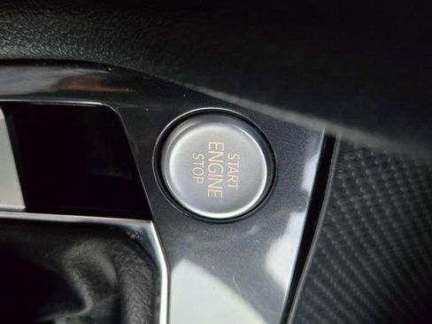 Used 2024 Volkswagen Tiguan Wolfsburg Edition image 32