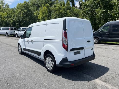 Used 2022 Ford Transit Connect XLT FWD image 5