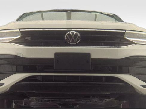 Used 2023 Volkswagen Tiguan SE R-Line AWD/4WD image 4