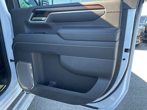 New 2025 GMC Sierra 2500 Denali w/ Denali Reserve Package image 26