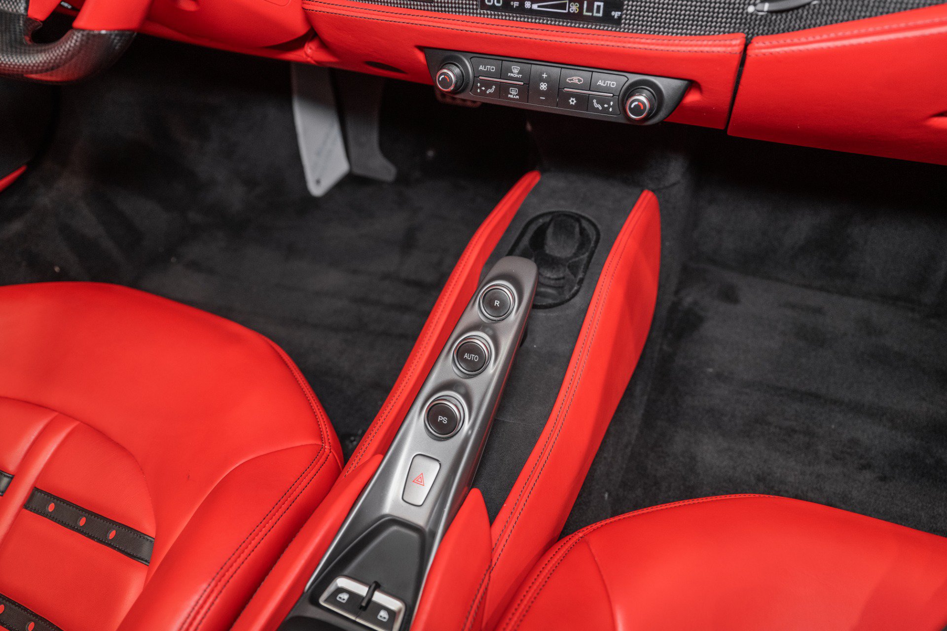Used 2021 Ferrari F8 Tributo RWD image 37