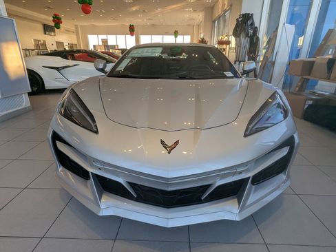 New 2026 Chevrolet Corvette E-Ray image 2