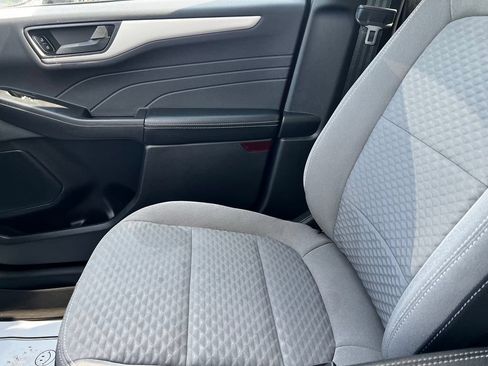 Used 2022 Ford Escape SE w/ SE Sport Appearance Package AWD/4WD image 13