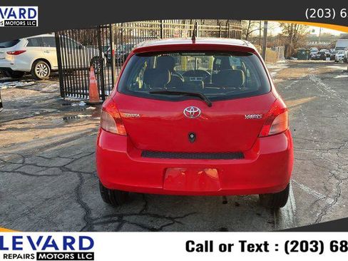 Used 2007 Toyota Yaris 2-Door Hatchback image 7