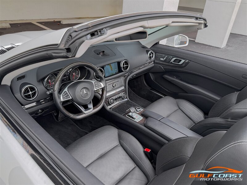 Used 2019 Mercedes-Benz SL 550 w/ Driver Assistance Package image 2