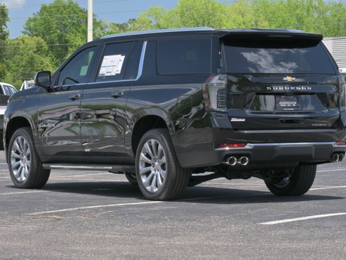 New 2026 Chevrolet Suburban Premier AWD/4WD image 3
