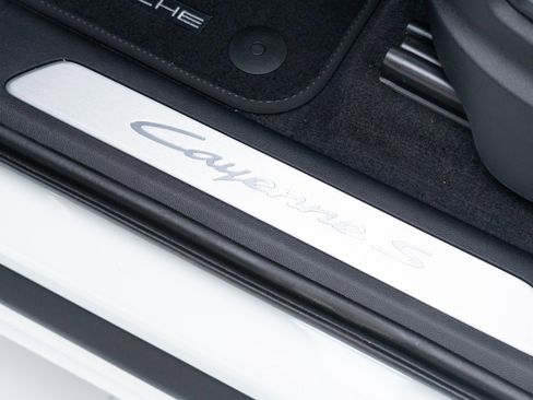 New 2026 Porsche Cayenne S image 14