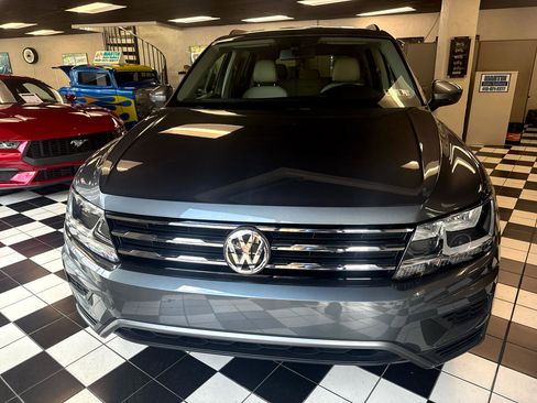 Used 2019 Volkswagen Tiguan S image 2