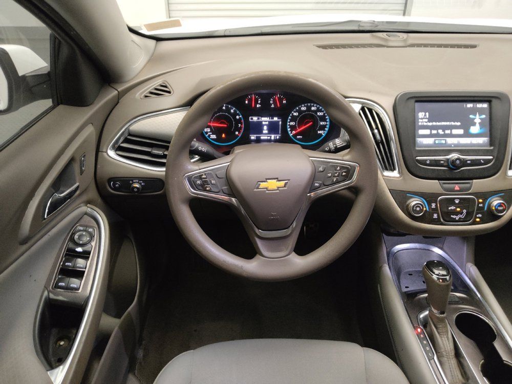 Used 2018 Chevrolet Malibu LT FWD image 22