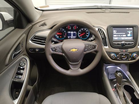 Used 2018 Chevrolet Malibu LT FWD image 22