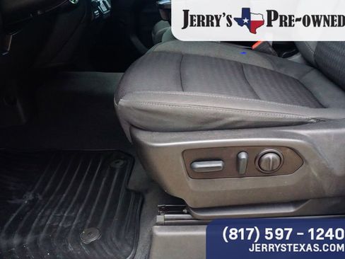 Used 2022 Chevrolet Silverado 2500 LT w/ Convenience Package AWD/4WD image 16