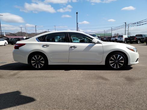 Used 2017 Nissan Altima 2.5 SL w/ 2.5 Technology Package image 20