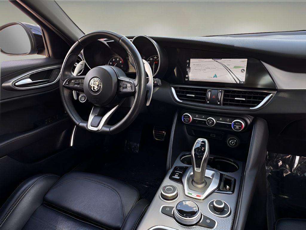 Used 2023 Alfa Romeo Giulia Veloce RWD image 6
