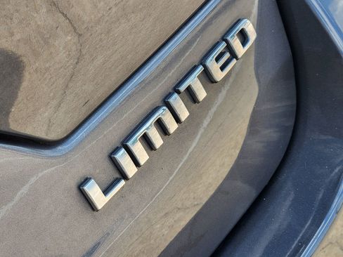 Used 2023 Jeep Grand Cherokee Limited AWD/4WD image 11