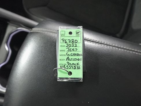 Used 2022 Jeep Grand Cherokee L Laredo image 32