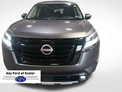 Used 2023 Nissan Pathfinder SL w/ SL Premium Package AWD/4WD image 4