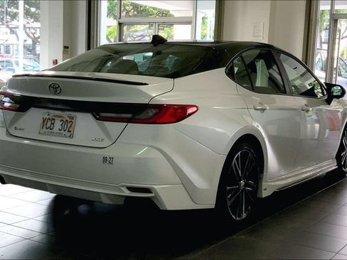 Used 2025 Toyota Camry XSE FWD image 6