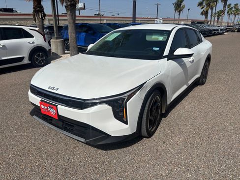 Used 2025 Kia K4 EX FWD image 3