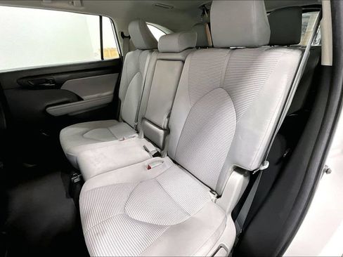 Used 2023 Toyota Highlander L AWD/4WD image 31