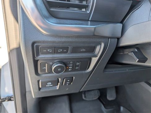 Used 2022 Ford F150 Lariat w/ Max Trailer Tow Package image 18