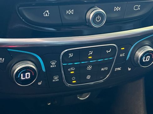 Used 2018 Chevrolet Traverse High Country AWD/4WD image 24