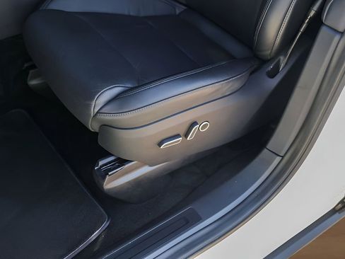 Used 2023 Tesla Model X Standard Range image 8