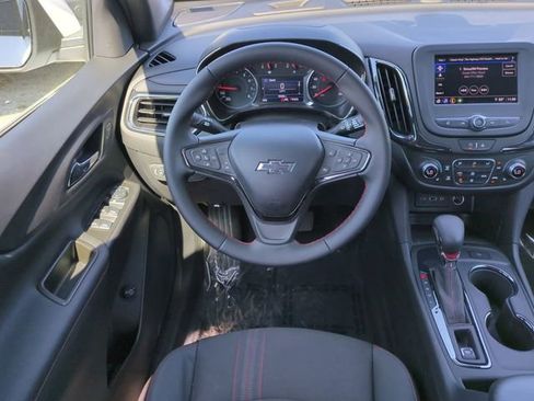 Used 2023 Chevrolet Equinox RS image 18