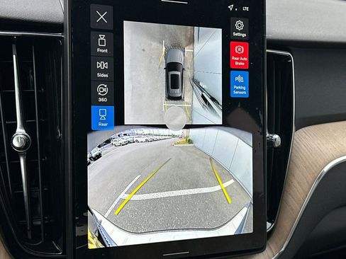 New 2026 Volvo XC60 B5 Plus w/ Protection Package Premier AWD/4WD image 22