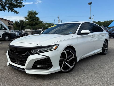 Used 2018 Honda Accord Sport image 2