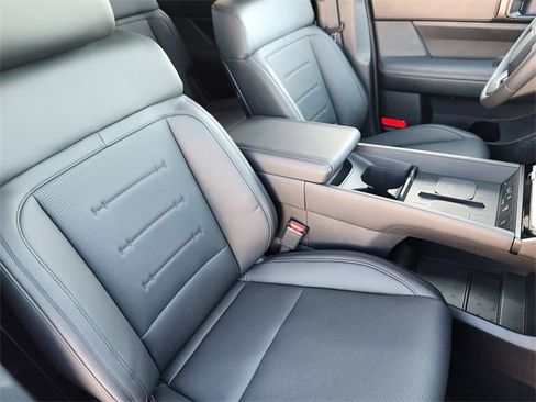 Certified 2025 Hyundai Santa Fe Calligraphy image 10