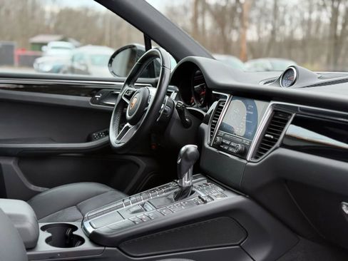 Used 2018 Porsche Macan Sport Edition image 46