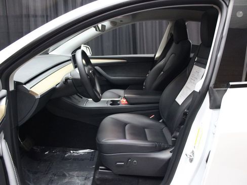 Used 2023 Tesla Model Y Long Range image 12