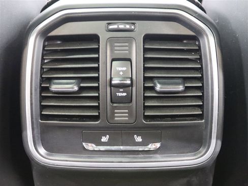 Used 2018 Porsche Macan GTS image 18