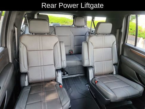 Used 2025 Chevrolet Suburban High Country AWD/4WD image 31