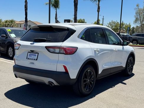 Used 2022 Ford Escape SE FWD image 5