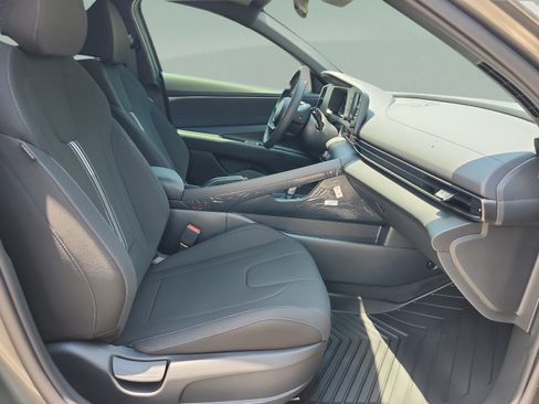 New 2026 Hyundai Elantra Sport FWD image 18