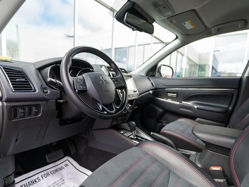Used 2024 Mitsubishi Outlander Sport SE AWD/4WD image 4