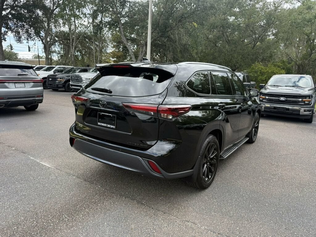 Used 2026 Toyota Highlander Limited AWD/4WD image 11
