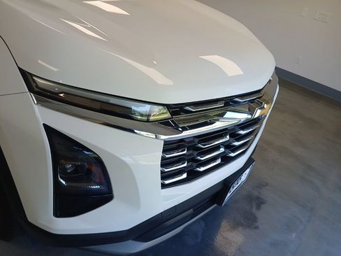 Used 2025 Chevrolet Equinox LT FWD image 6