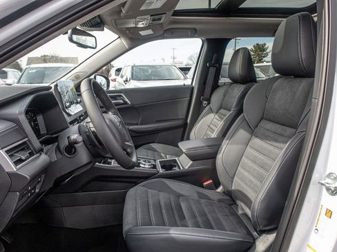 New 2025 Mitsubishi Outlander 4WD Plug-In Hybrid image 27