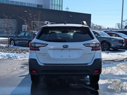 Used 2024 Subaru Outback Premium image 6