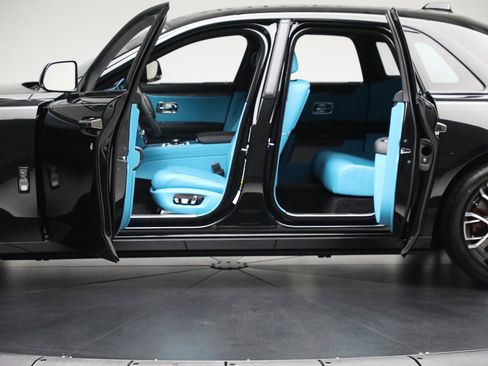 Certified 2024 Rolls-Royce Ghost Black Badge w/ Black Badge Ghost Package image 6